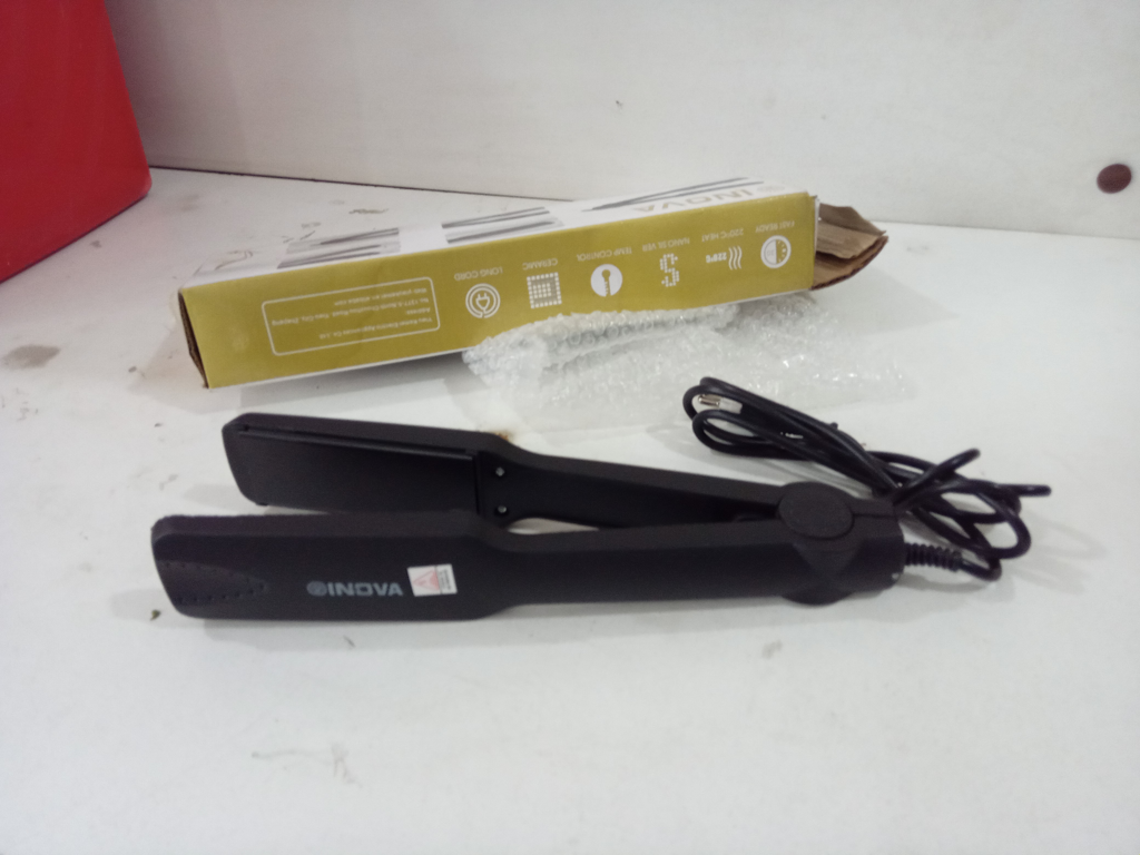 Planchita Para Cabello Marca Inova Modelo No Tiene Usado En Buen Estado Acc No Tiene