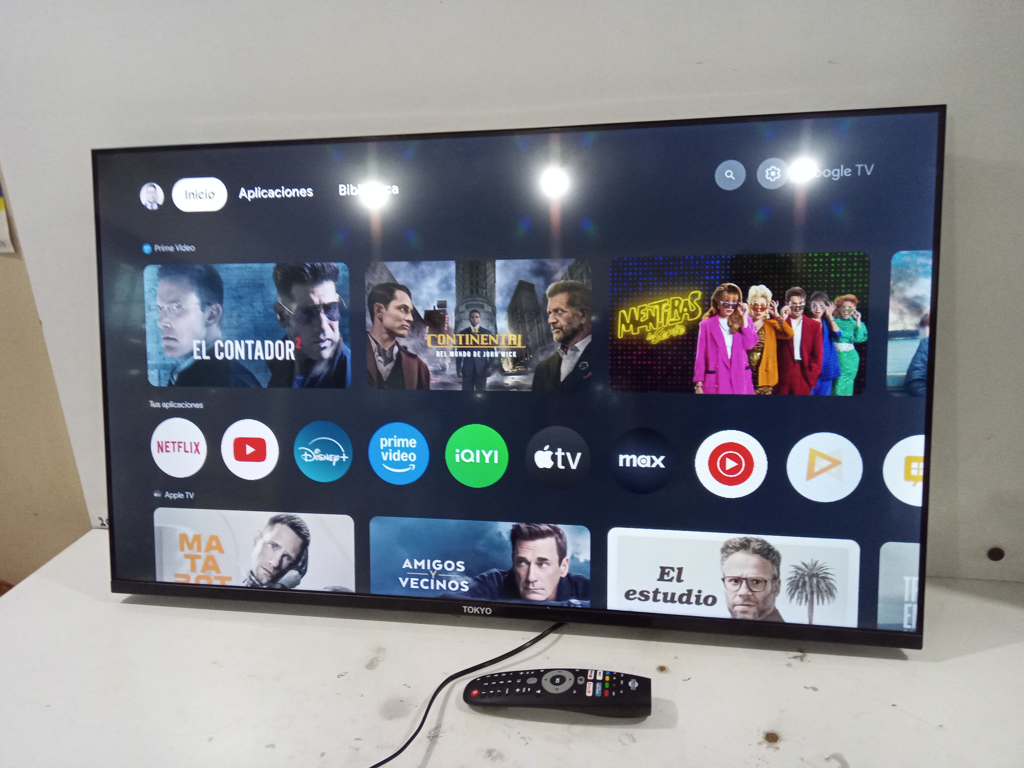 Televisor Led Smart De 43 '' Marca Tokyo Modelo Tvokff43gtv Con Control Usado En Buen Estado Acc Sin PatitasCon HdmiUsbLamCon Soporte P/ Pared