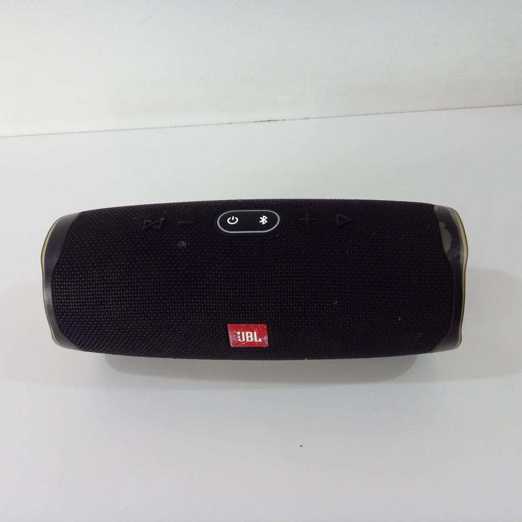 Speaker Potencia Watts No Tiene Marca Jbl Sin Control Modelo Charge 4 Usado En Buen Estado Sin Caja Acc Sin Cable Usb