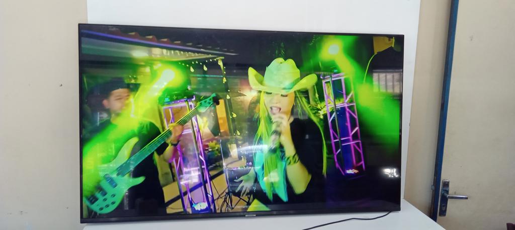 Televisor Led Smart De 55 '' Marca Samsung Modelo Un55au7090g Con Control Usado En Buen Estado Acc 3 HdmiUsbLamCable PowerSin PatitasCon Soporte P/ Pared