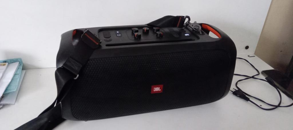 Speaker Potencia Watts No Tiene Marca Jbl Sin Control Modelo Partybox On-The-Go Usado En Buen Estado Sin Caja Acc Luces LedCable PowerColgante
