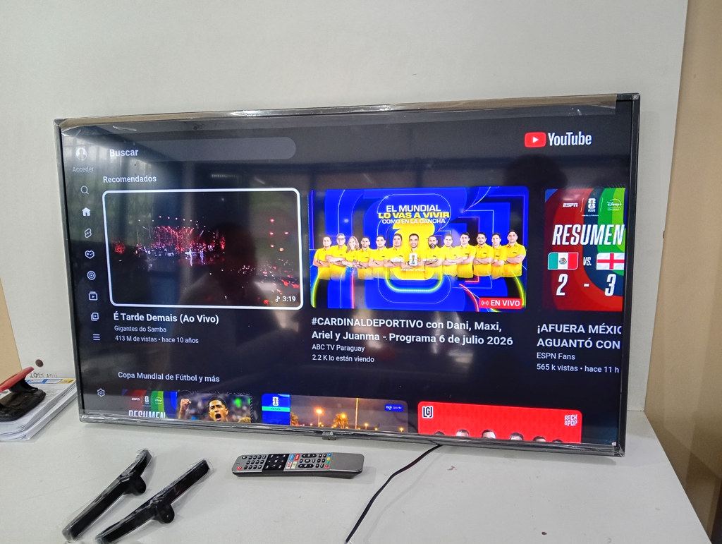 Televisor Led Smart De 43 '' Marca Jam Modelo Sk43e10 Con Control Usado En Buen Estado Acc Con 2 PatitasSin TornillosC/ Soporte De Pared2 Hdmi2 UsbLam