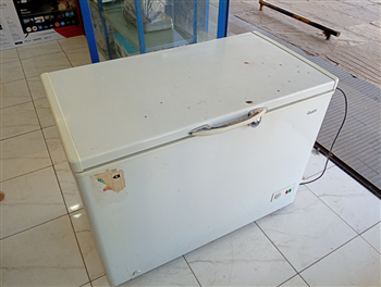Congeladora / Frezzer Marca Quick Litros 315 Modelo Qc315lbw Usado Con Desgaste Acc Con Canastilla