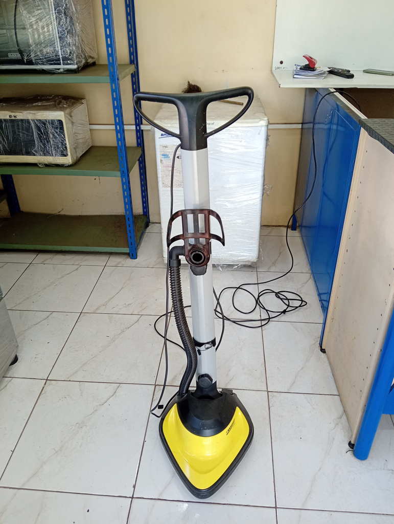 Enceradora Marca Karcher Modelo Fp 303 Usado En Buen Estado Acc Con 3 AccesoeriosSin Bolsa
